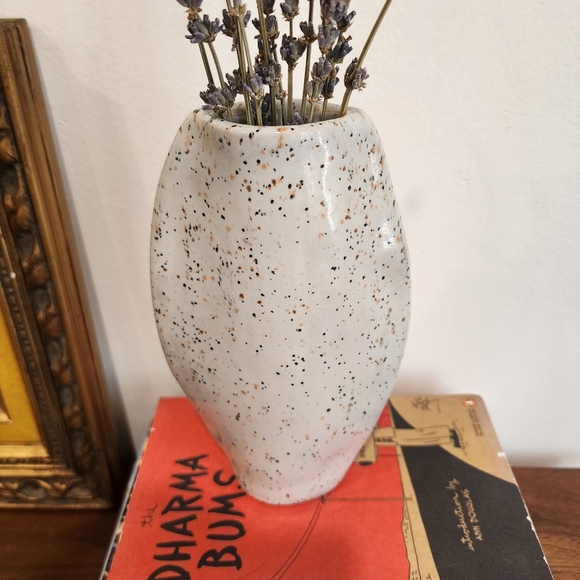 Studio Pottery Speckled Oval Ceramic Neutral Color Vase - Picture 8 of 9
